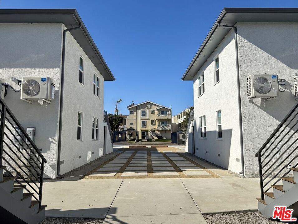 8716 Ramsgate Avenue