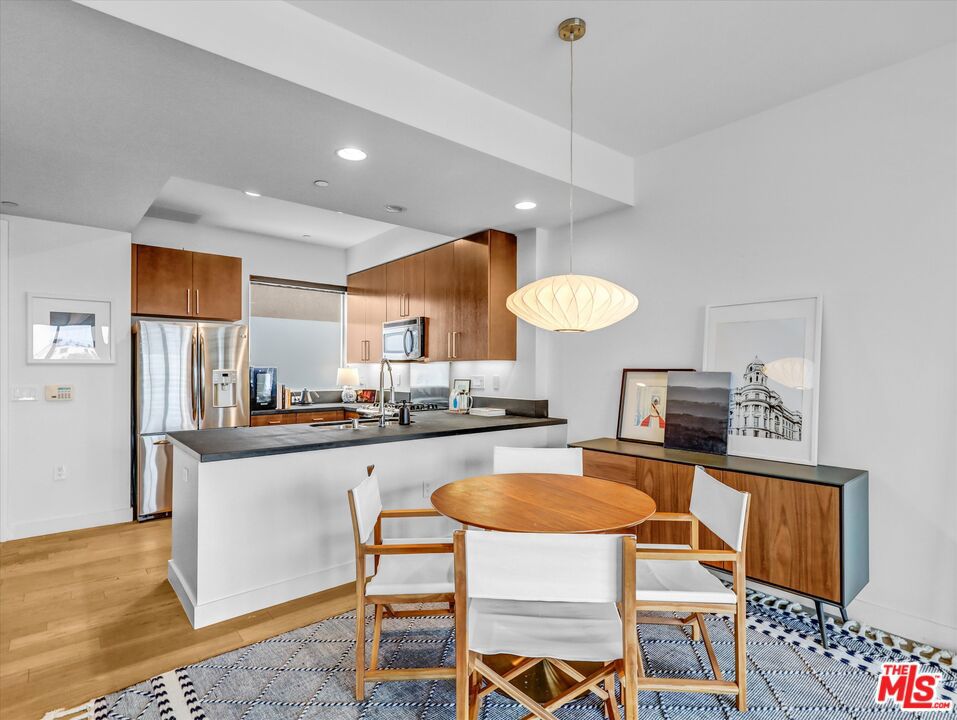 6001 Carlton Way 410