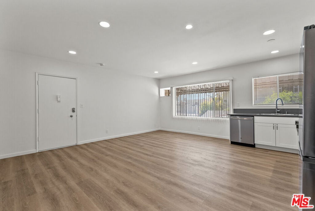 628 HUNTLEY Drive 6