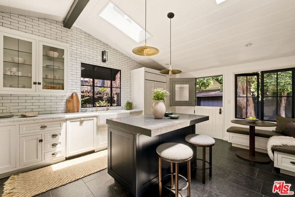 6424 IVARENE AVE, LOS ANGELES, CA 90068 - Image 483fdf5be50ba13c627a5ff1bbbee2f2/2407391184