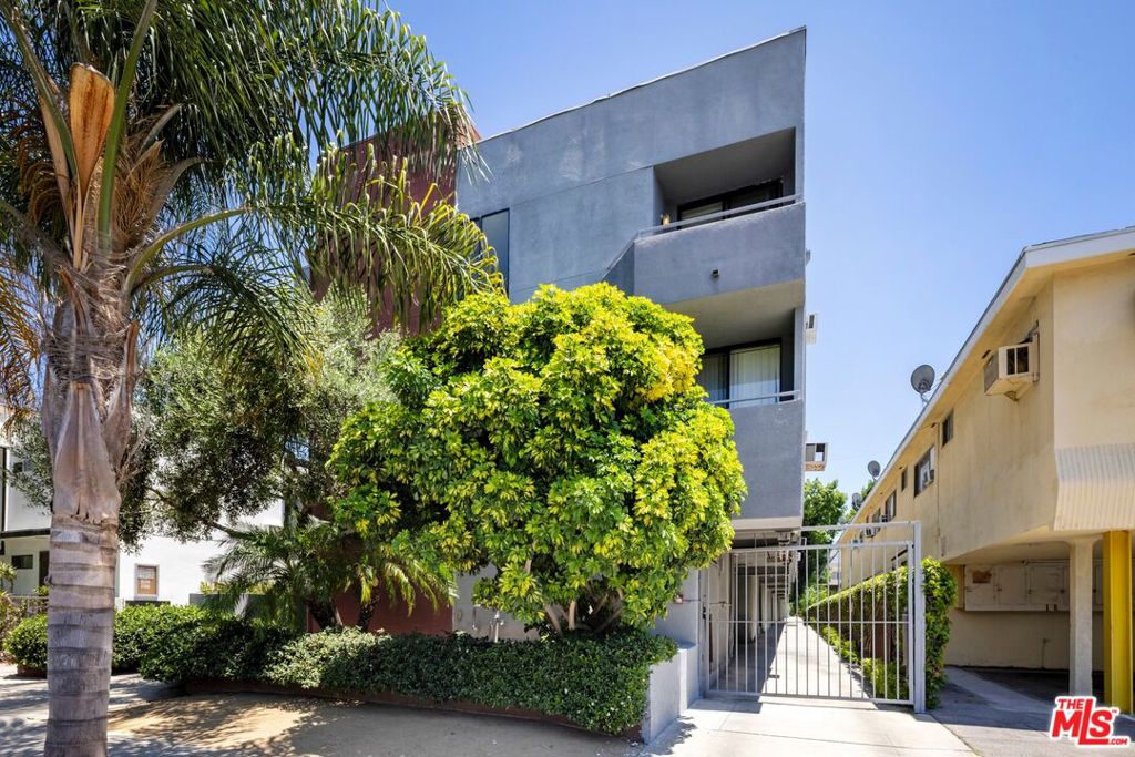 Properties 1 922 N Hudson Avenue