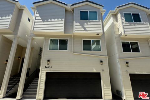 14665 W Sara Lane Panorama City CA 91402