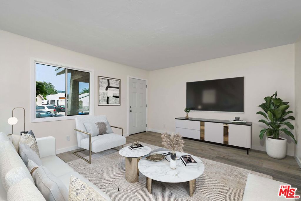 2406 S Cochran Avenue