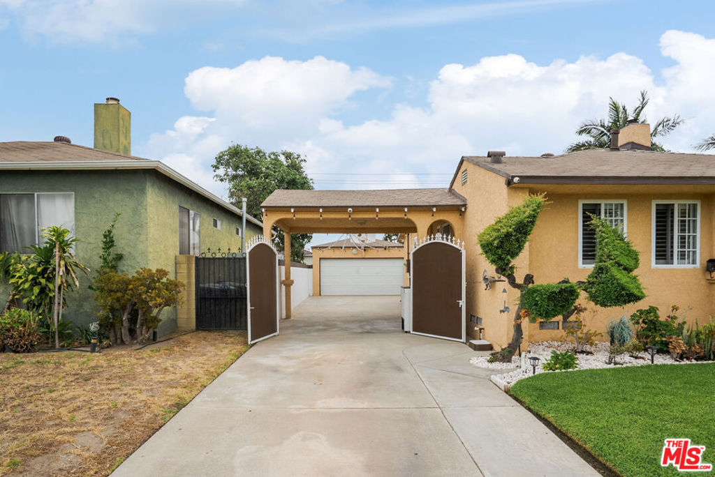 2562 Kurt Avenue