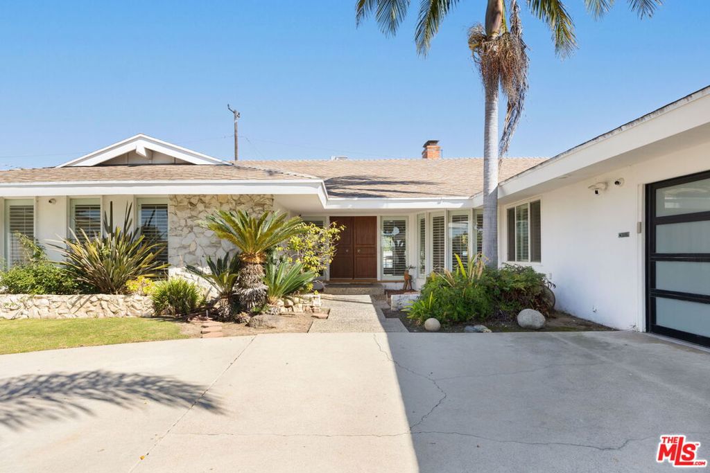 6430 S Sherbourne Drive