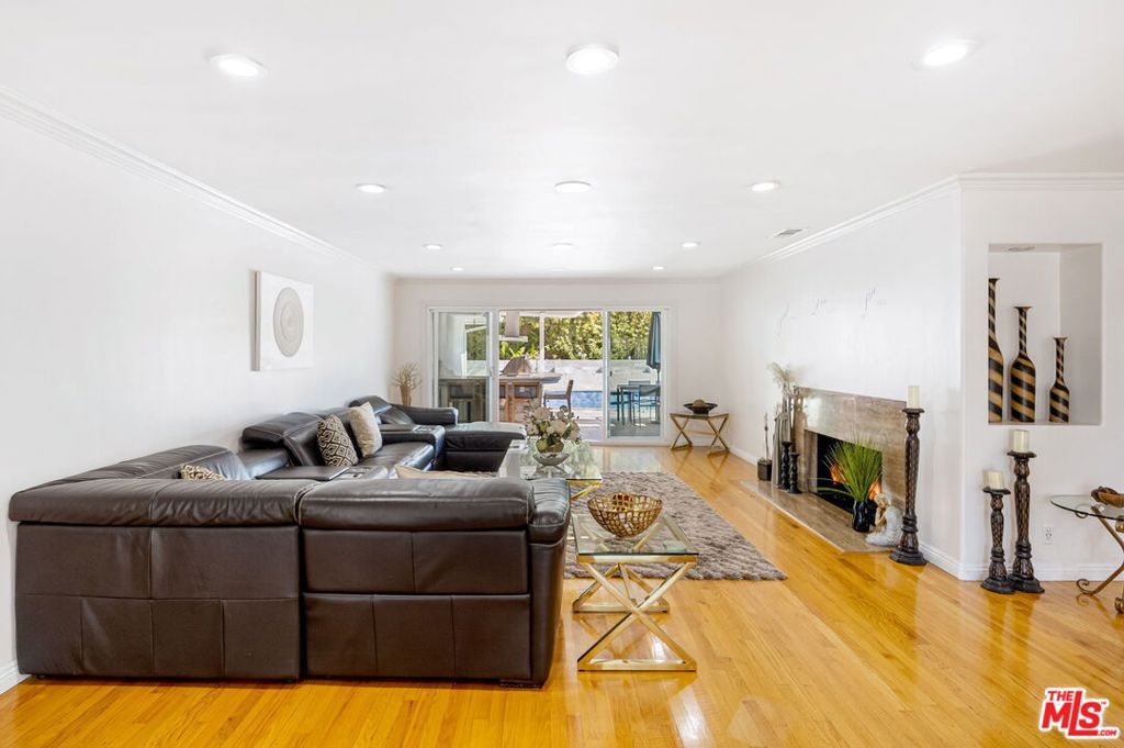 6430 S Sherbourne Drive