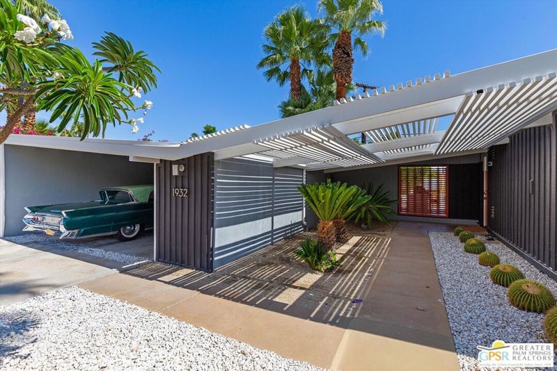 1932 S Navajo Drive