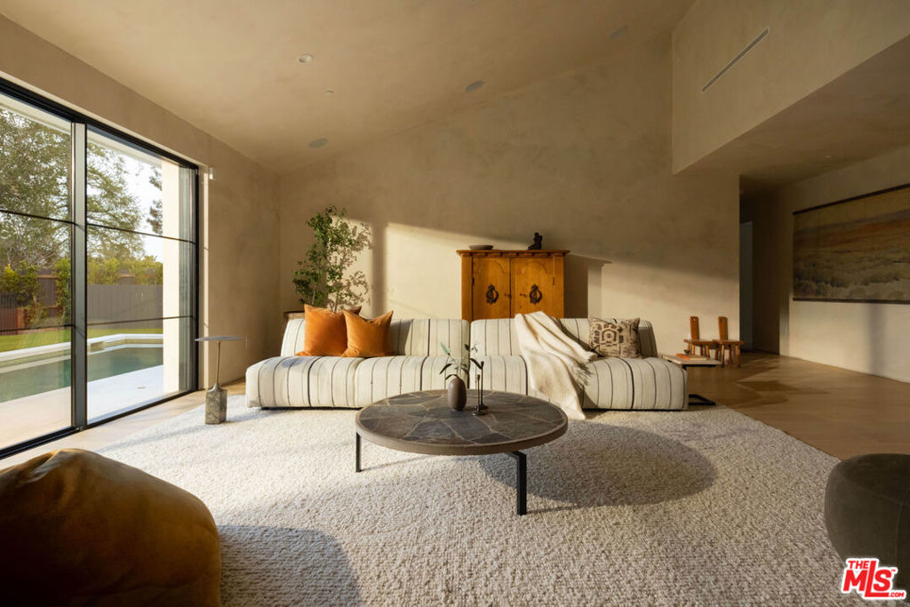 Properties 4 3620 Wrightwood Drive