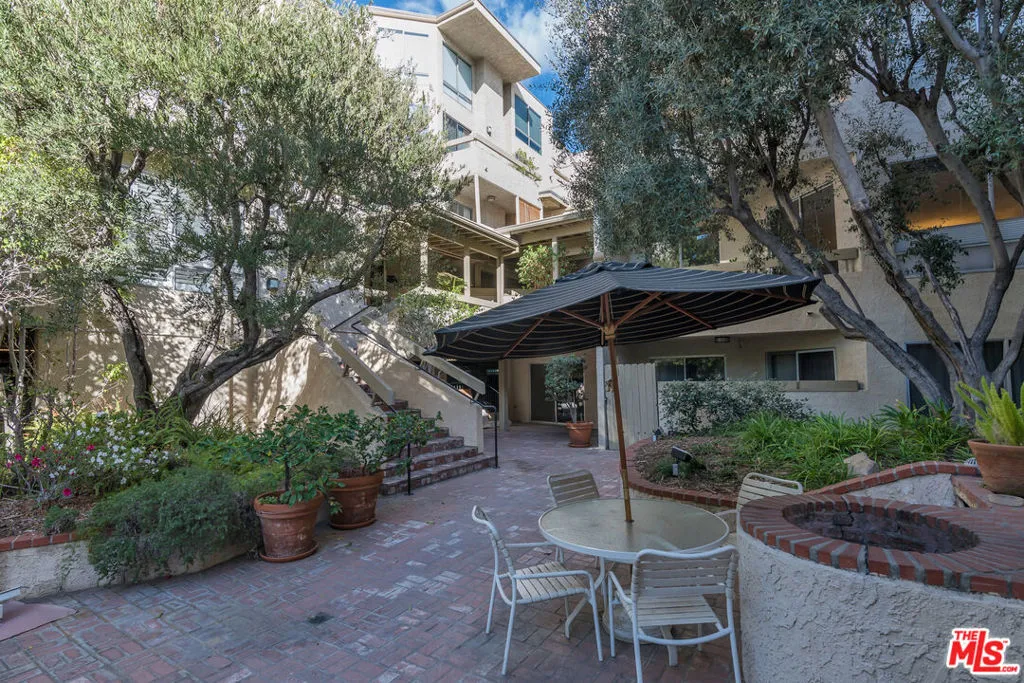 West Hollywood, California 90069, United States, 1 Bedroom Bedrooms, ,1 BathroomBathrooms,Residential,Active,183427