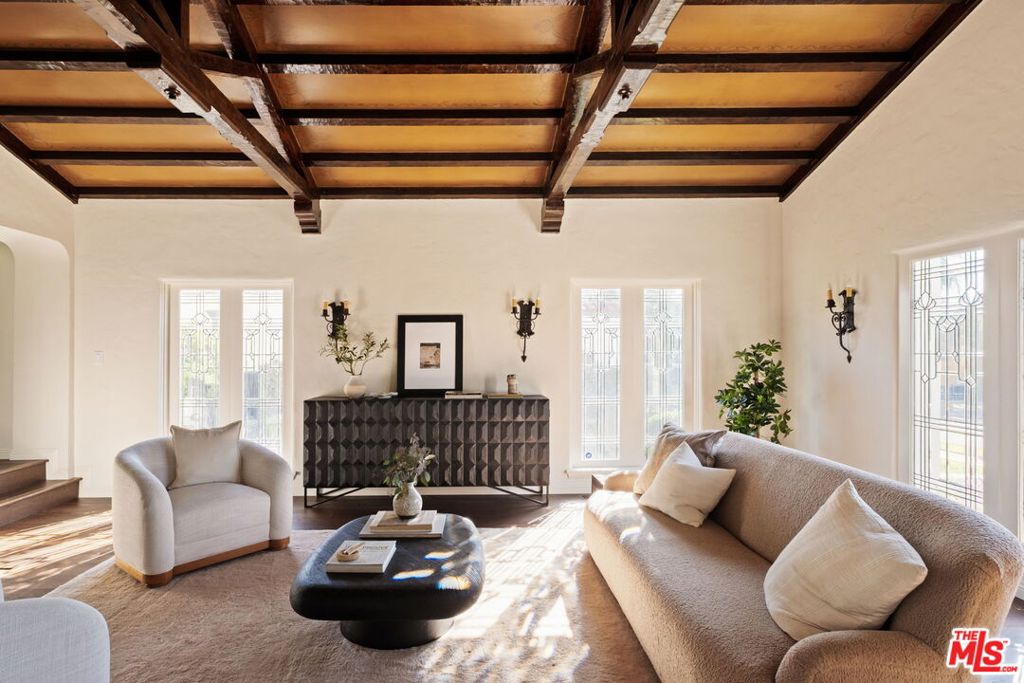 1302 S Hauser Boulevard