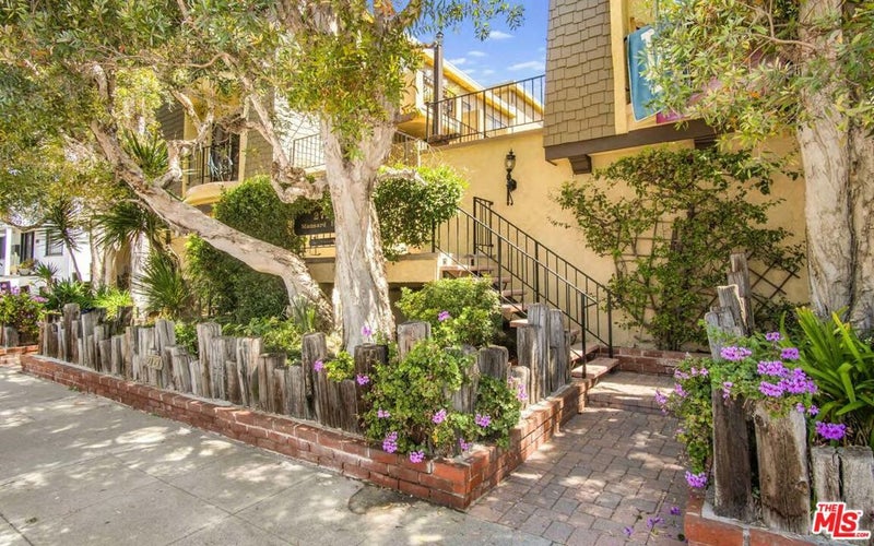 2727 3rd Street