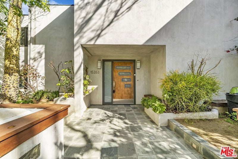 15263 Mulholland Drive