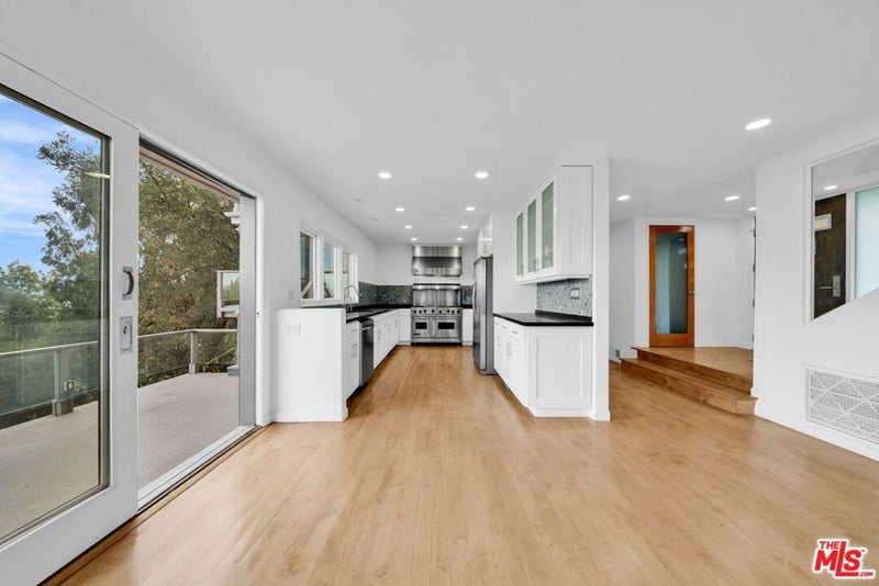 15263 Mulholland Drive