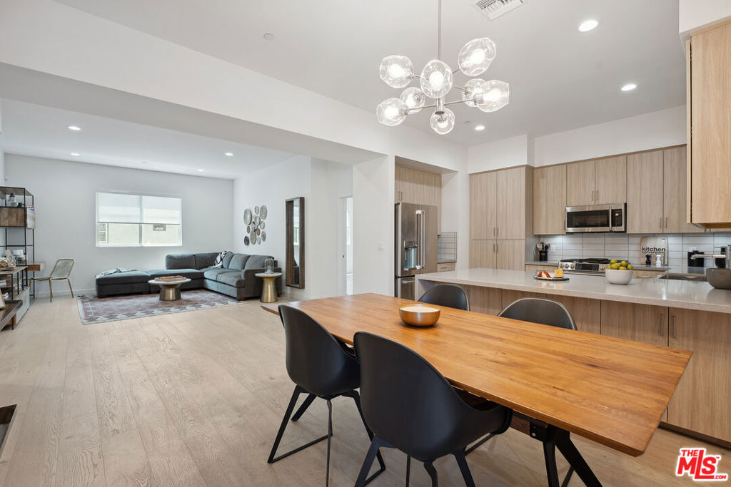 1746 Garfield Place 202