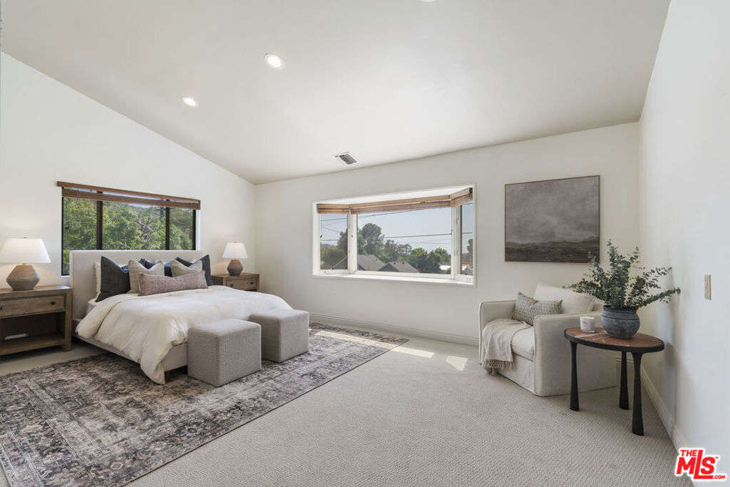 9144 Del Arroyo Drive