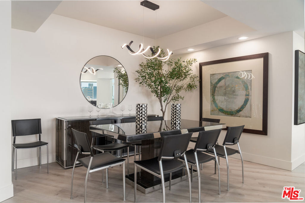 Properties 2 13600 Marina Pointe Drive 906