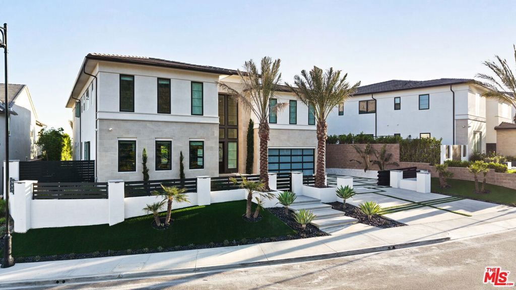 Properties 3 20216 W Albion Way