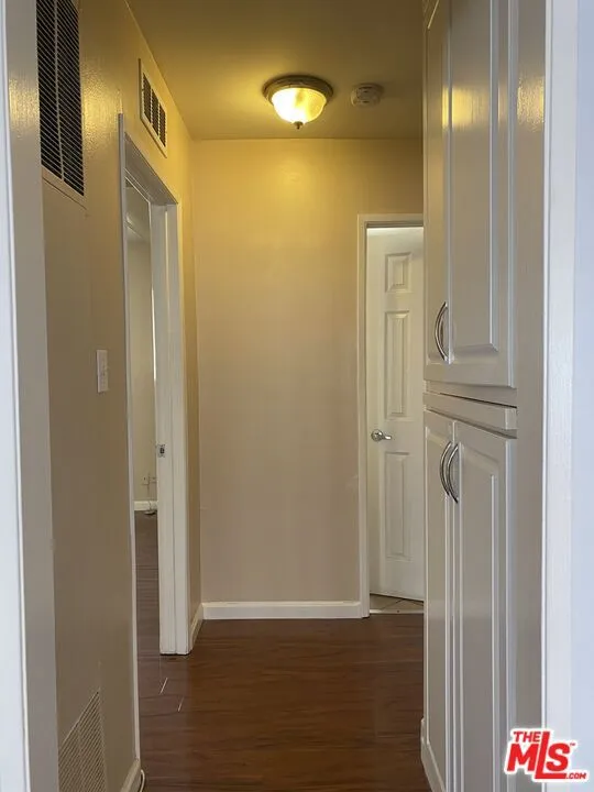 Los Angeles, California 90025, United States, 2 Bedrooms Bedrooms, ,2 BathroomsBathrooms,Residential,Active,164058