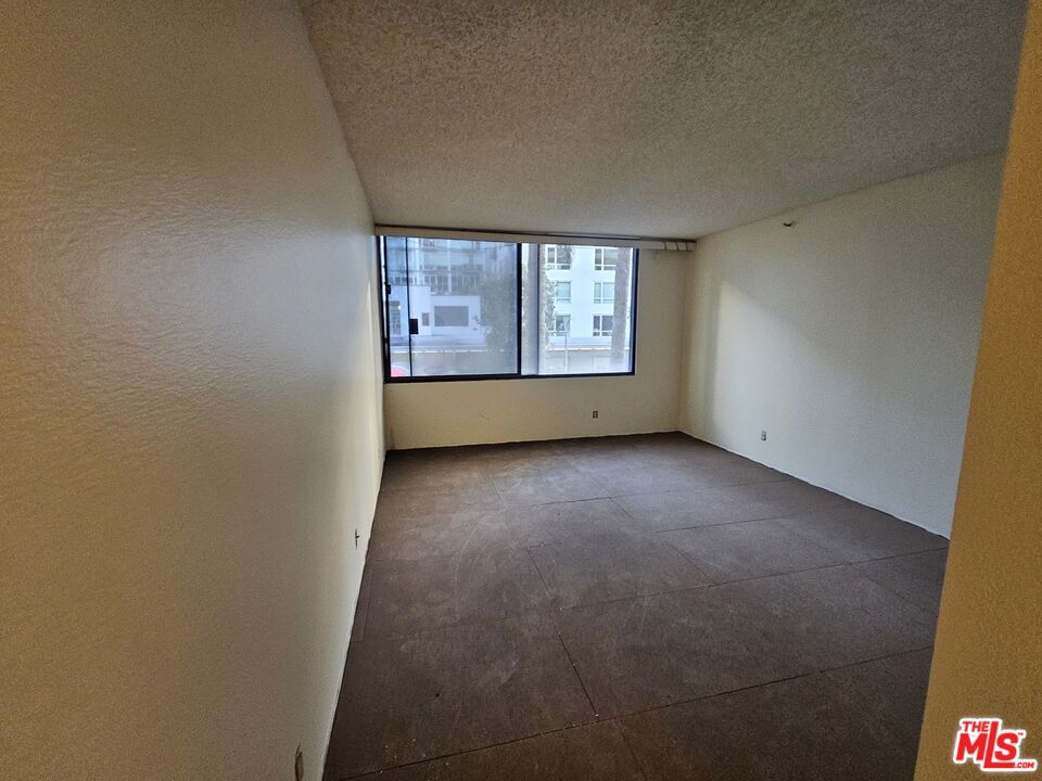 600 W 9th Street 309