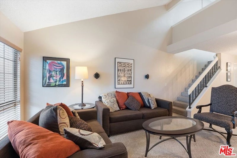883 W 34th Street M