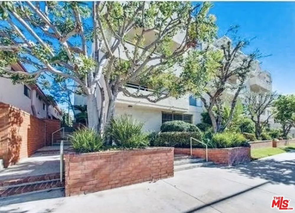 Los Angeles, California 90066, United States, 1 Bedroom Bedrooms, ,1 BathroomBathrooms,Residential,Active,242145