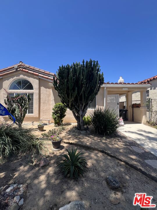 1271 W 81st Street
