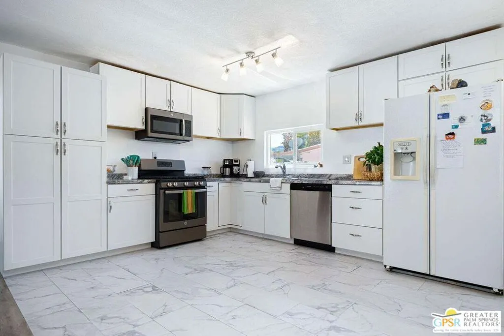 Cathedral City, California 92234, United States, 3 Bedrooms Bedrooms, ,2 BathroomsBathrooms,Residential,Active,163730