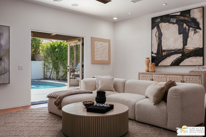 103 W Camino Encanto