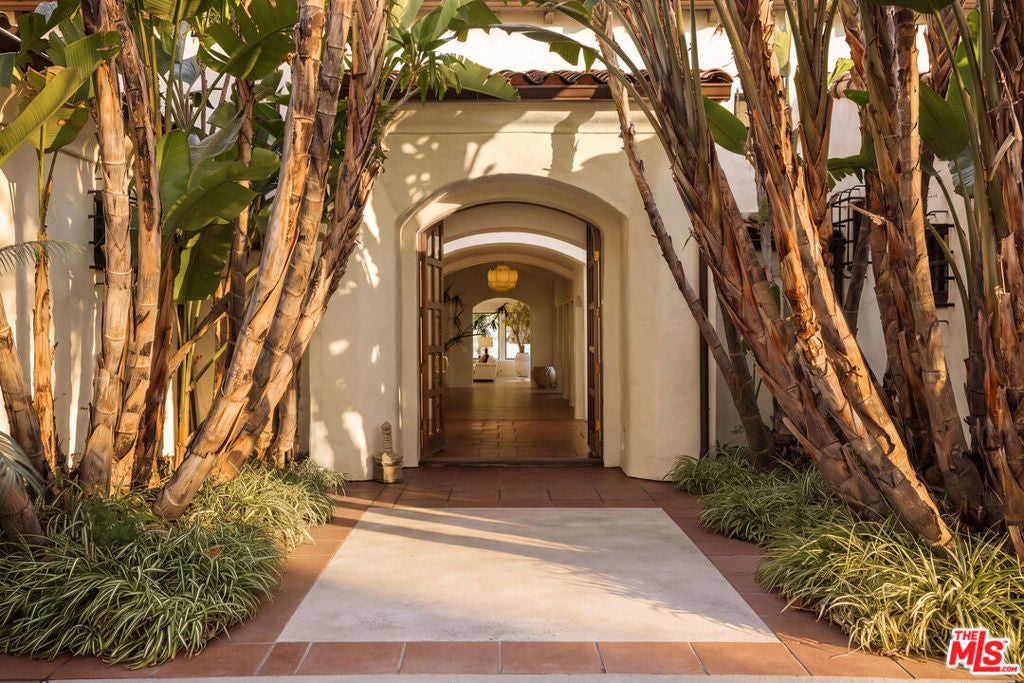 3211 Retreat Court