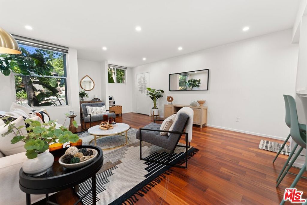 960 Sanborn Avenue 3