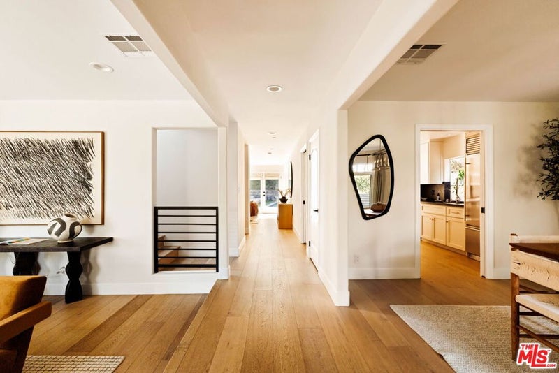 825 Huntley