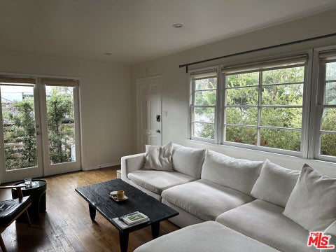 Photo of 307 Venice Way, Venice, CA 90291 (MLS # 26997111)