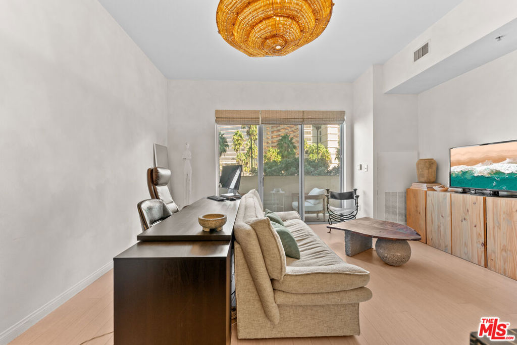 388 E Ocean Boulevard 412