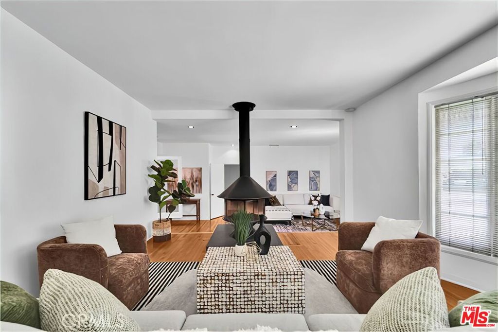 4227 Van Nuys Boulevard