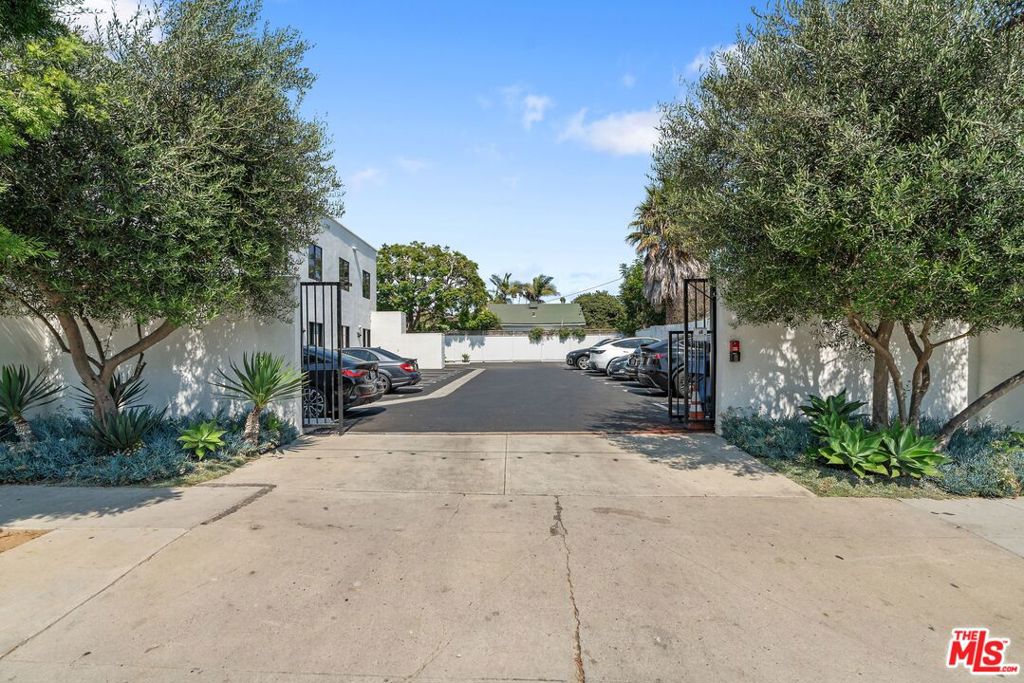 Properties 3 2113 Main Street