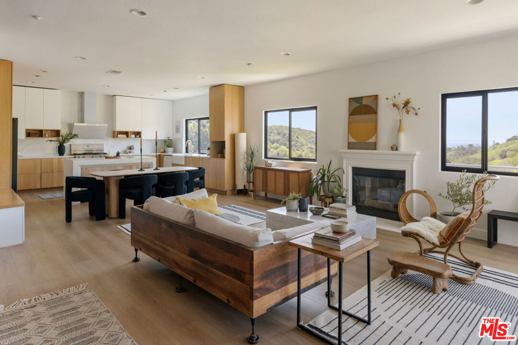 Properties 3 3750 Roberta Street
