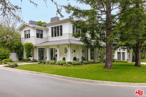 800 GREENTREE Road Pacific Palisades CA 90272