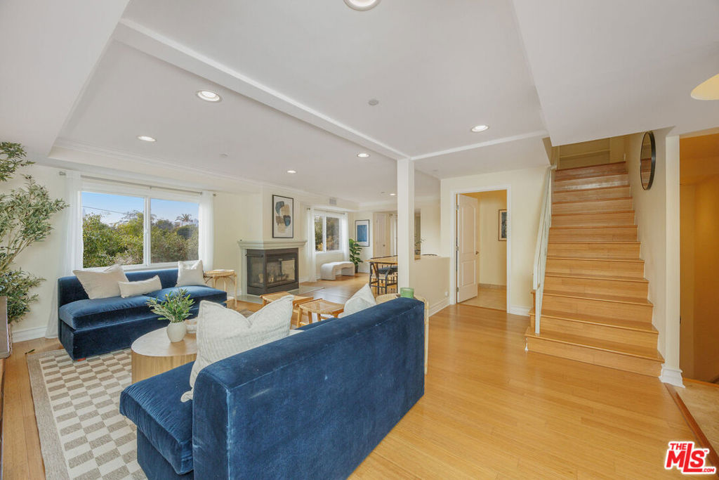 10417 Louisiana Avenue PH4