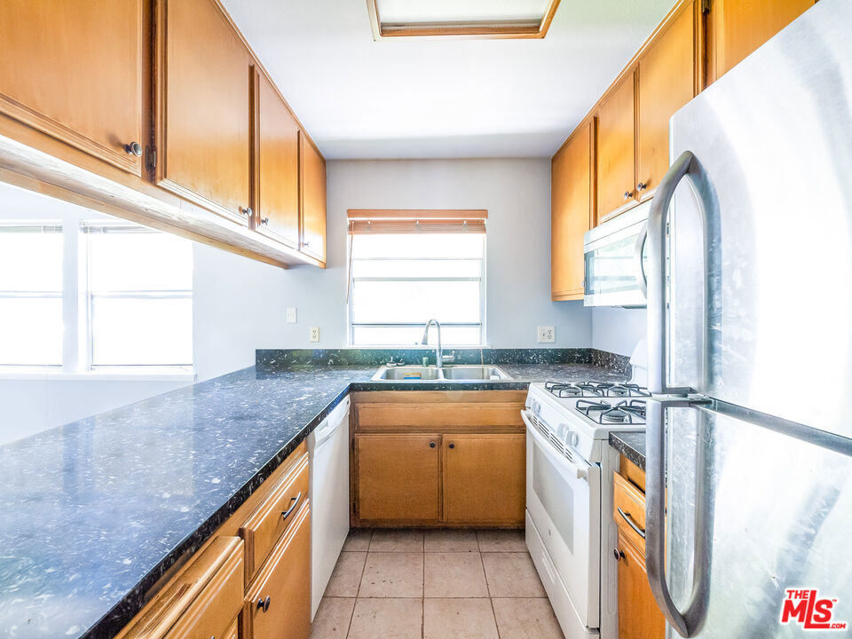 3635 Kalsman Drive 4