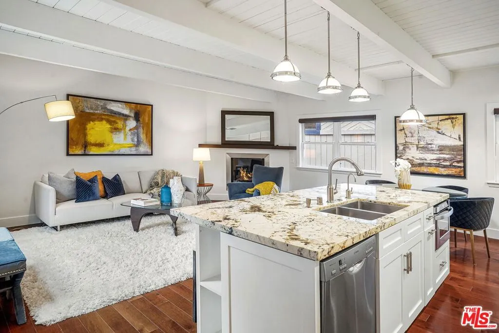 Los Angeles, California 90077, United States, 3 Bedrooms Bedrooms, ,3 BathroomsBathrooms,Residential,Active,235108