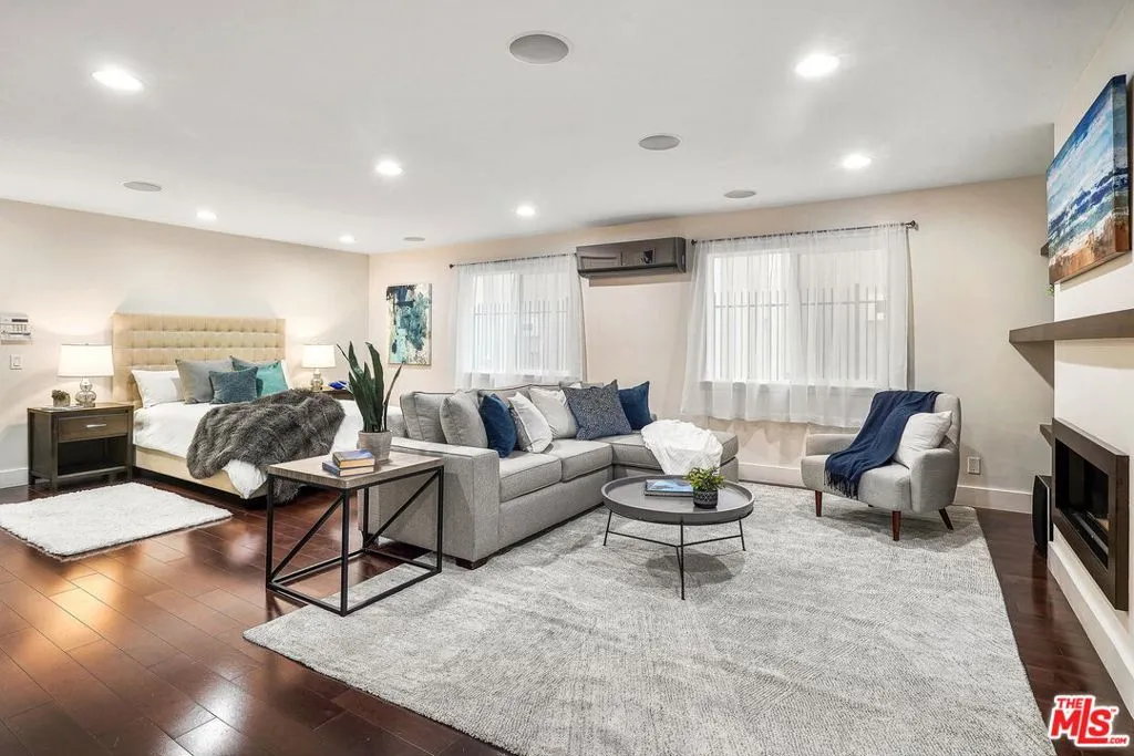 Los Angeles, California 90077, United States, 3 Bedrooms Bedrooms, ,3 BathroomsBathrooms,Residential,Active,235108