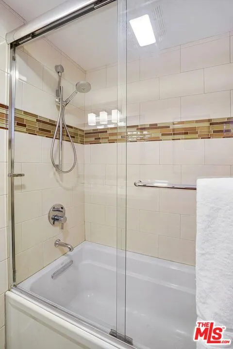 Los Angeles, California 90077, United States, 3 Bedrooms Bedrooms, ,3 BathroomsBathrooms,Residential,Active,235108