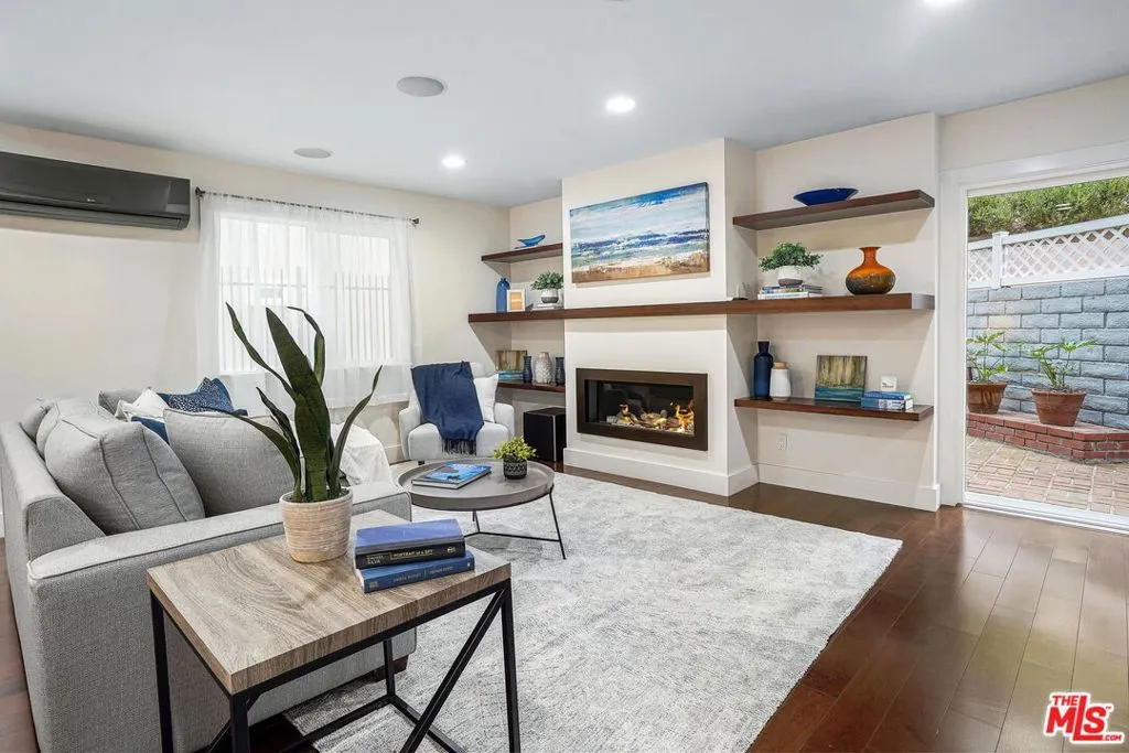 Los Angeles, California 90077, United States, 3 Bedrooms Bedrooms, ,3 BathroomsBathrooms,Residential,Active,235108