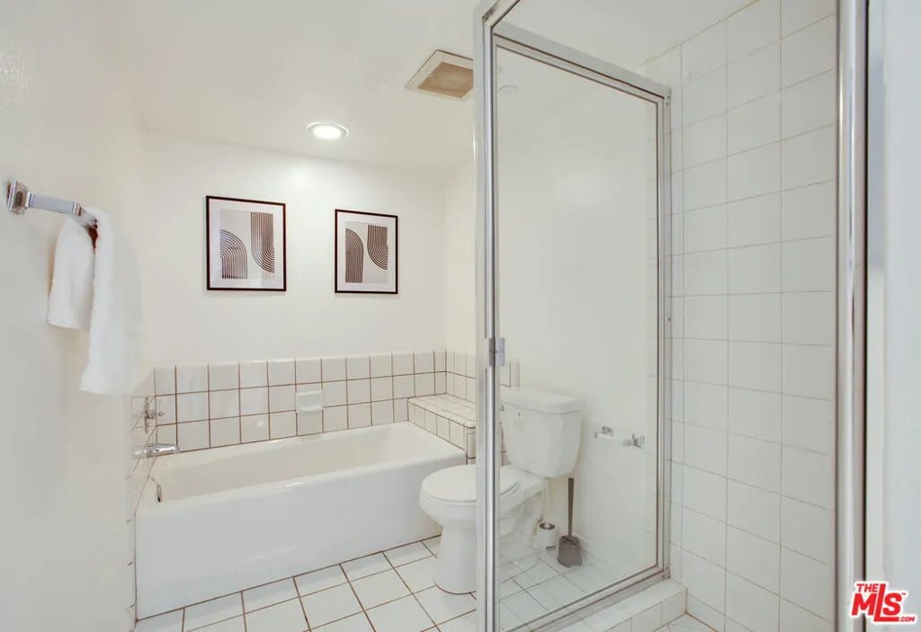 Los Angeles, California 90049, United States, 3 Bedrooms Bedrooms, ,4 BathroomsBathrooms,Residential,Active,184615