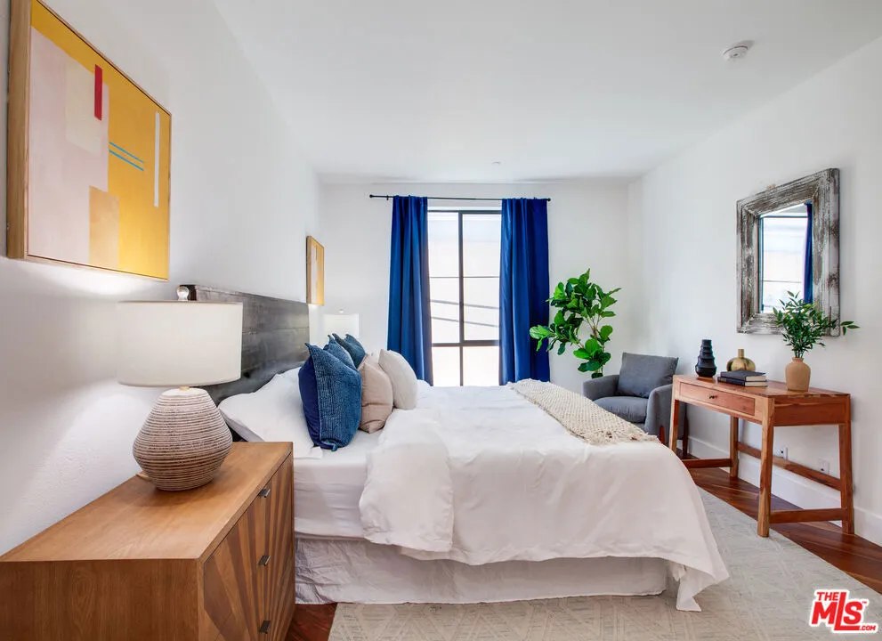 Los Angeles, California 90049, United States, 3 Bedrooms Bedrooms, ,4 BathroomsBathrooms,Residential,Active,184615