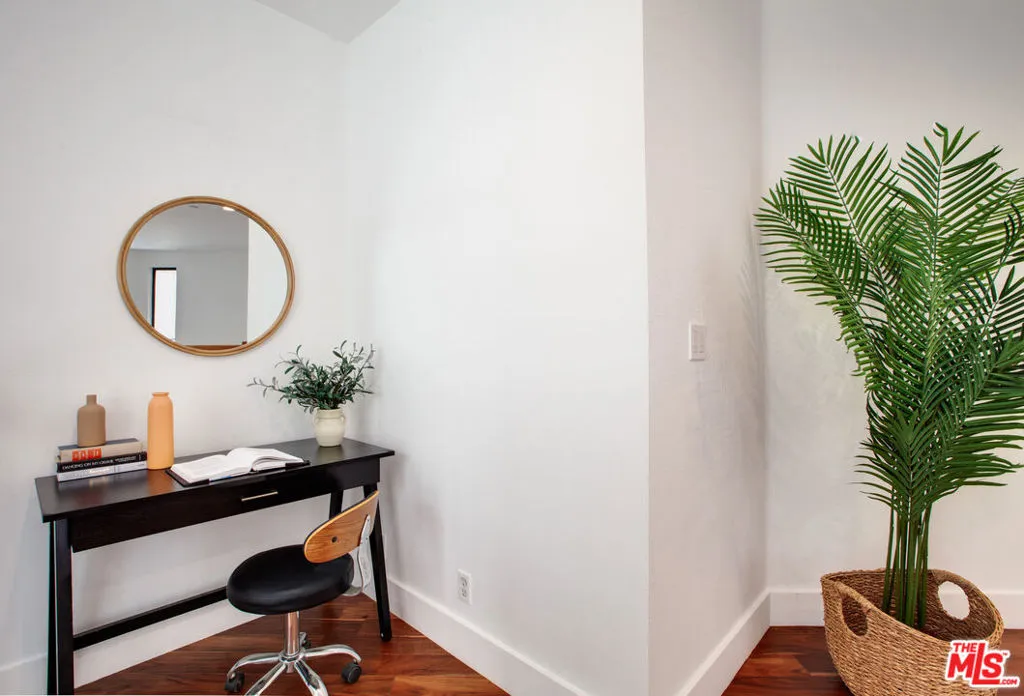 Los Angeles, California 90049, United States, 3 Bedrooms Bedrooms, ,4 BathroomsBathrooms,Residential,Active,184615