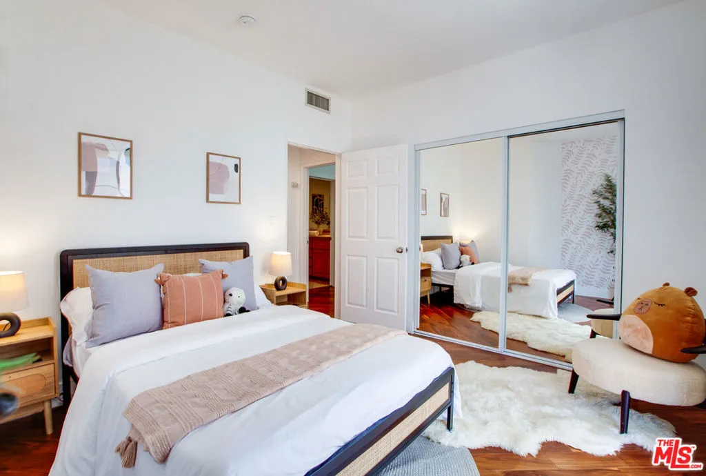 Los Angeles, California 90049, United States, 3 Bedrooms Bedrooms, ,4 BathroomsBathrooms,Residential,Active,184615