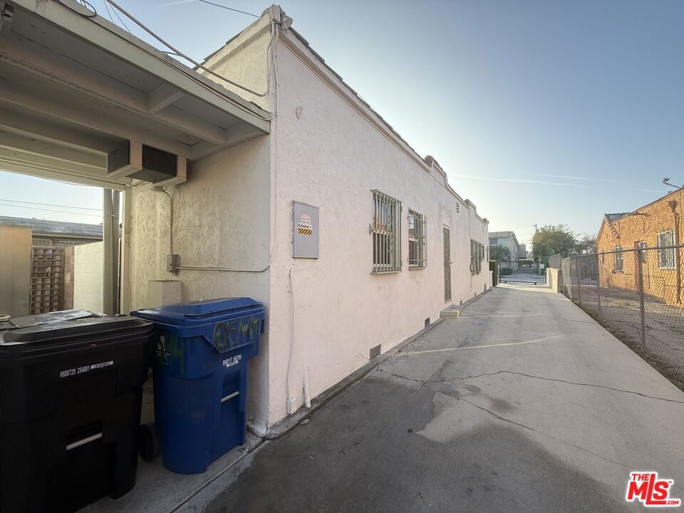 6544 S Victoria Avenue