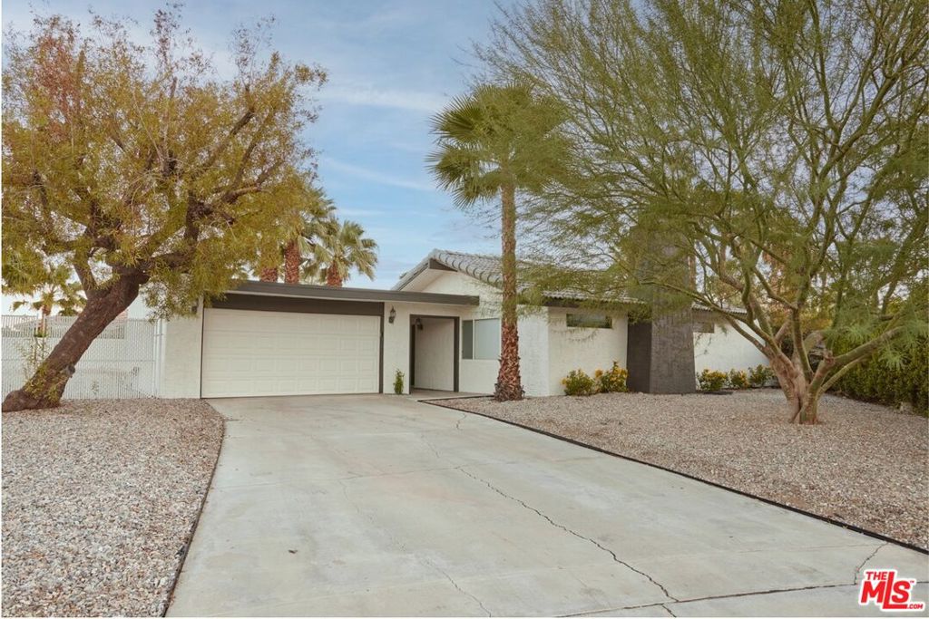 2291 E Calle Papagayo