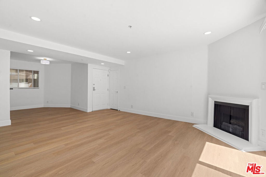 16100 W Sunset Boulevard 109